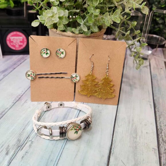 Christmas Jewelry Bundle - Picture 6 of 8